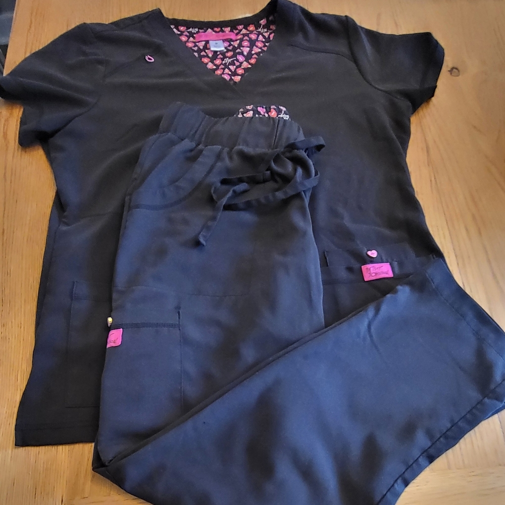 Betsey Johnson Women's Black Scrub Set with Pink Accents